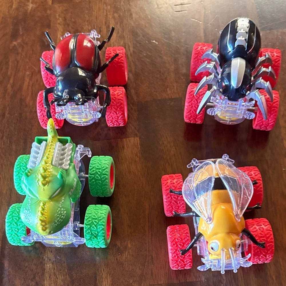 Insect-Themed Toy Cars Set - Red, Black, Green, Yellow
